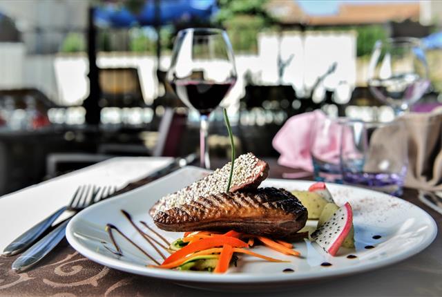 Plat du Restaurant O'33, restaurant 3 cocottes aux Logis de France proche de Béziers