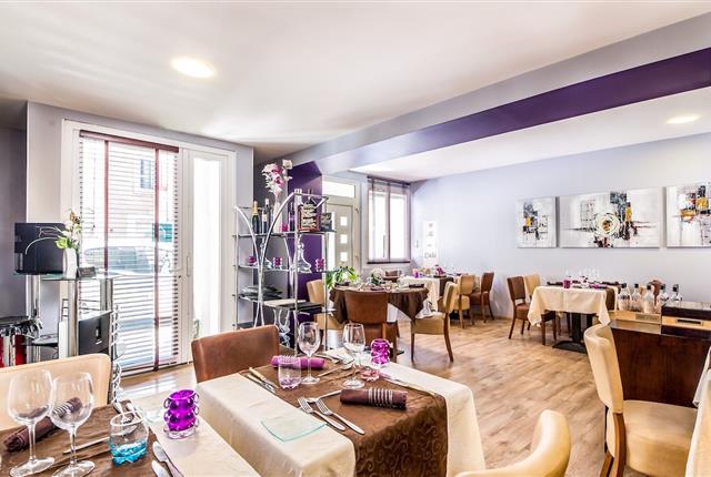 Salle du Restaurant O'33 Nissan Lez Enserune pres de Beziers