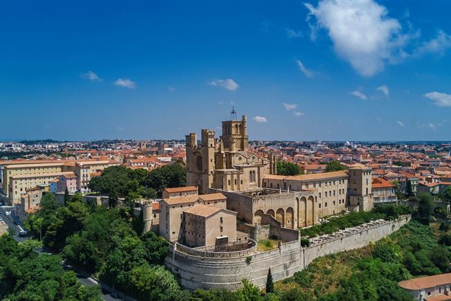 Cathedrale de Beziers pres du Restaurant O'33