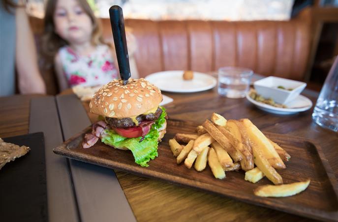 Hamburger frites restaurant Capestang - Restaurant O'33