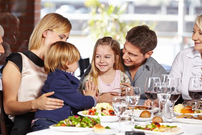 Repas en famille restaurant Nissan Lez Enserune - Restaurant O'33
